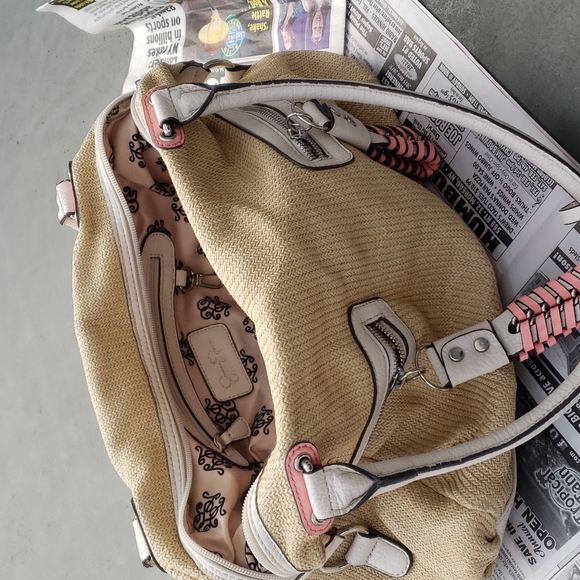 Jessica Simpson handbag - Picture 6 of 8